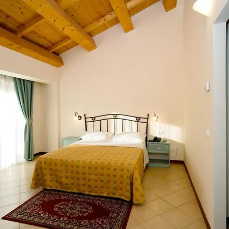 农家乐 Biologico Corte Aragonese Santa Maria di Licodia